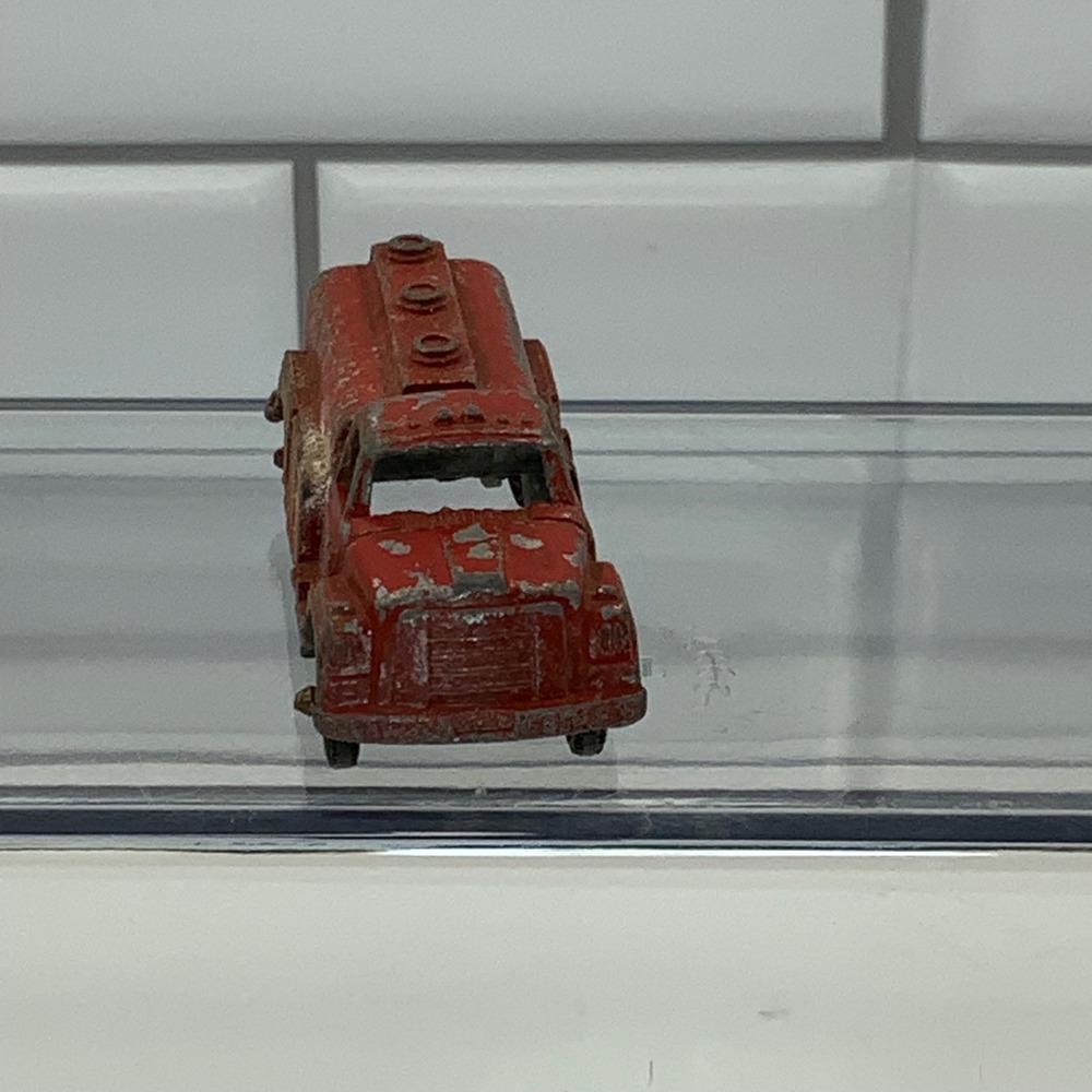 Vintage Red Diecast Fuel Tanker Truck Collectible Toy Metal Vehicle - Picture 4 of 6